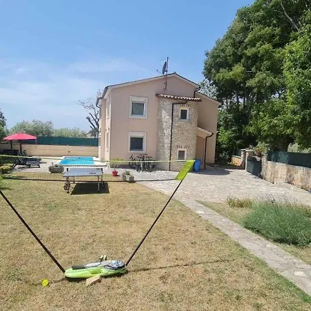 Grosszugiges Ferienhaus Mit Pool Und Eigenem Garten, Klimaanlage Und Wifi Fur 10 Personen Vikendica *