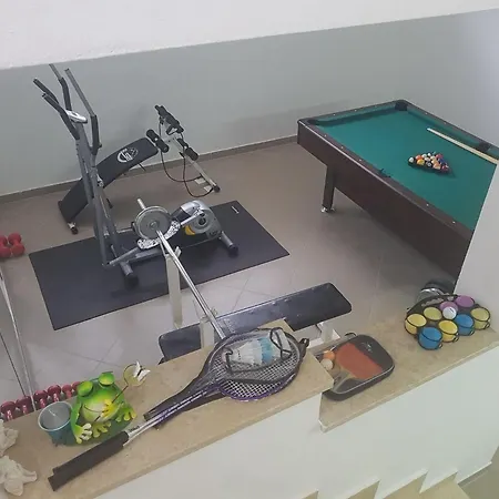 Grosszugiges Ferienhaus Mit Pool Und Eigenem Garten, Klimaanlage Und Wifi Fur 10 Personen Vikendica Pula